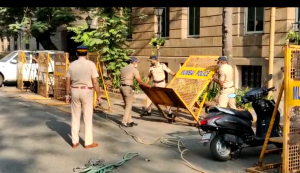 ईडी दफ्तर के बाहर बढ़ी सुरक्षा