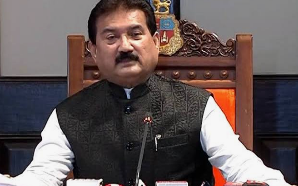 तीसरे दिन भी आयकर की छापेमारी जारी