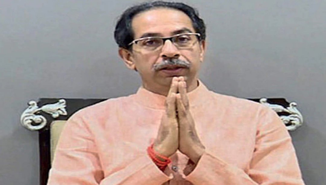 ठाकरे परिवार का जिला प्रमुखों और नगरसेवकों से संवाद