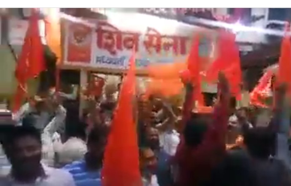 डोंबिवली में सांसद श्रीकांत शिंदे से भिड़ गई शिवसेना की बाघिन