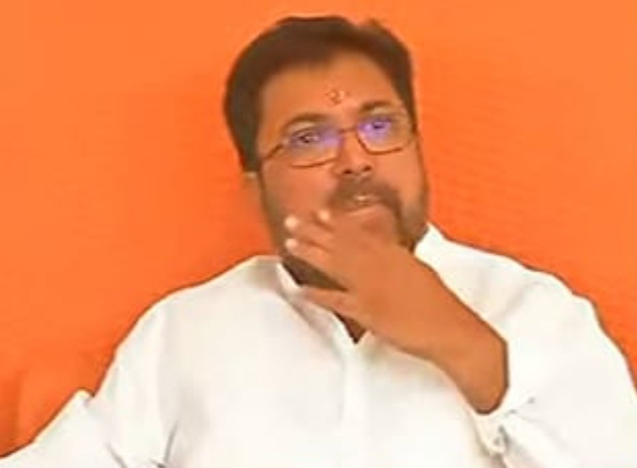 आंख में आंसू चेहरे पर तनाव, शिवसेना नेता अर्जुन खोतकर ने ऐसे कहा ठाकरे को अलविदा