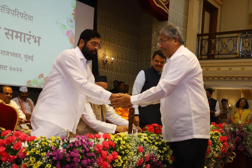 18 विधायकों ने ली मंत्री पद एवं गोपनीयता की शपथ