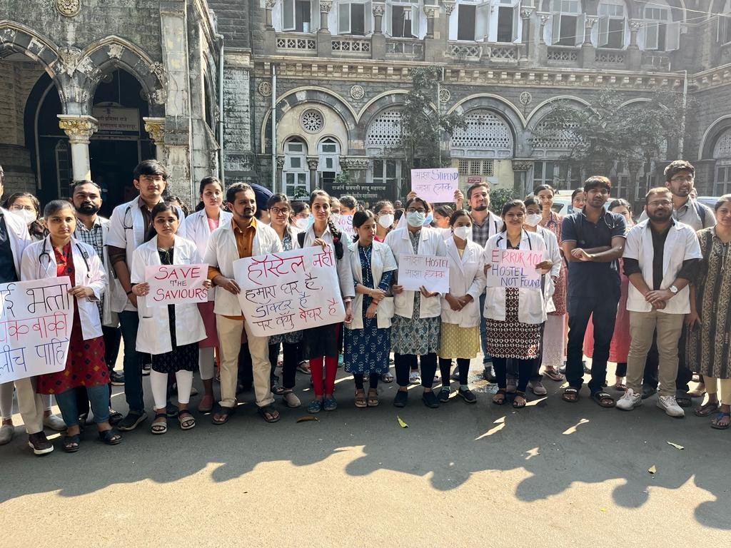 मुंबई में पूर्व नियोजित 50 से अधिक ऑपरेशन रद्द