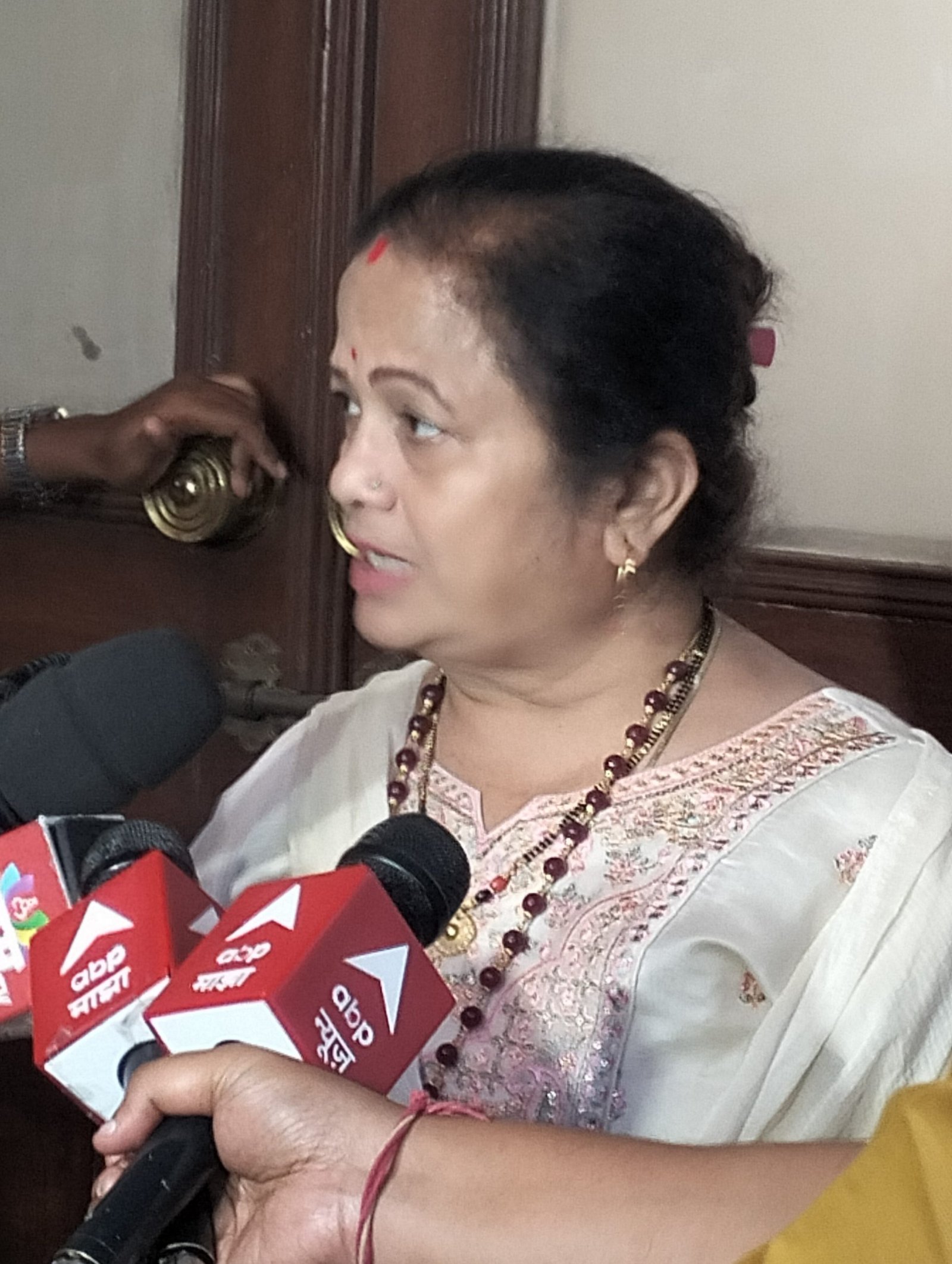 किशोरी पेडणेकर ने कहा था पार्टी कार्यालय बंद रखो, बीएमसी कमिश्नर ने खोली पोल