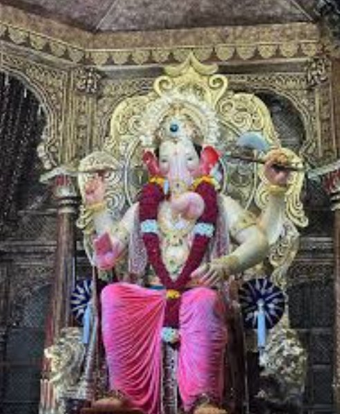 अजित दादा को मुख्यमंत्री बनाओ गणराया, लालबाग राजा के चरणों में हर दिन मांगी जा रही 25 मन्नतें