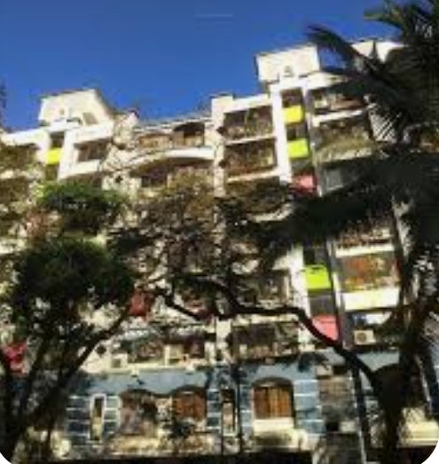 मलाड के गिरनार ग्लैक्सी अपार्टमेंट में आग से 8 लोग झुलसे, तीन लोगों की हालत गंभीर