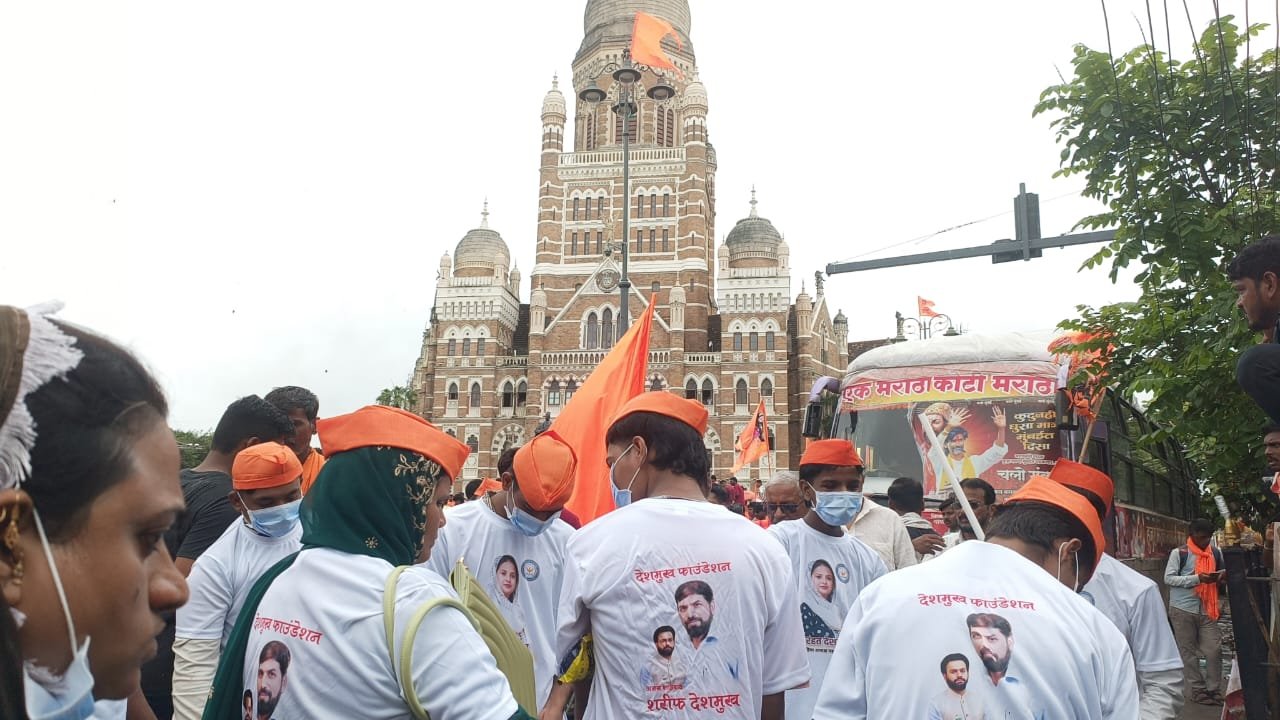 मराठा आंदोलन से मुंबई शहर ठप, हाईकोर्ट का सरकार को निर्देश  दक्षिण मुंंबई से आंदोलनकारियों को हटाए