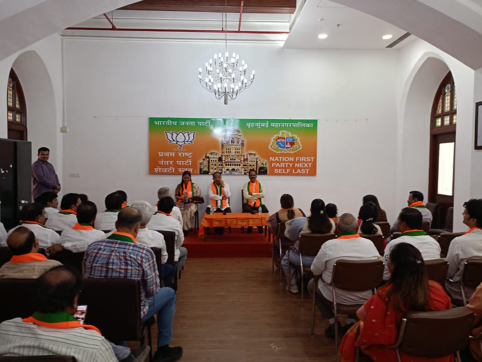 महायुति ने की बीएमसी के चार वैधानिक समितियों के अध्यक्षों की घोषणा, प्रभाकर शिंदे, जयश्री शिरवडकर, तृष्णा विश्वासराव और संध्या दोषी बनेंगी अध्यक्ष